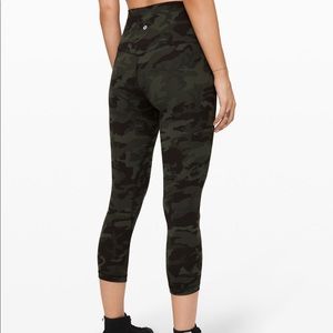Lululemon EUC Align Crop 21” CAMO